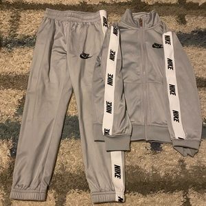 Nike boys sweatsuit